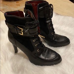 Tommy Hilfiger Heel combat booties!